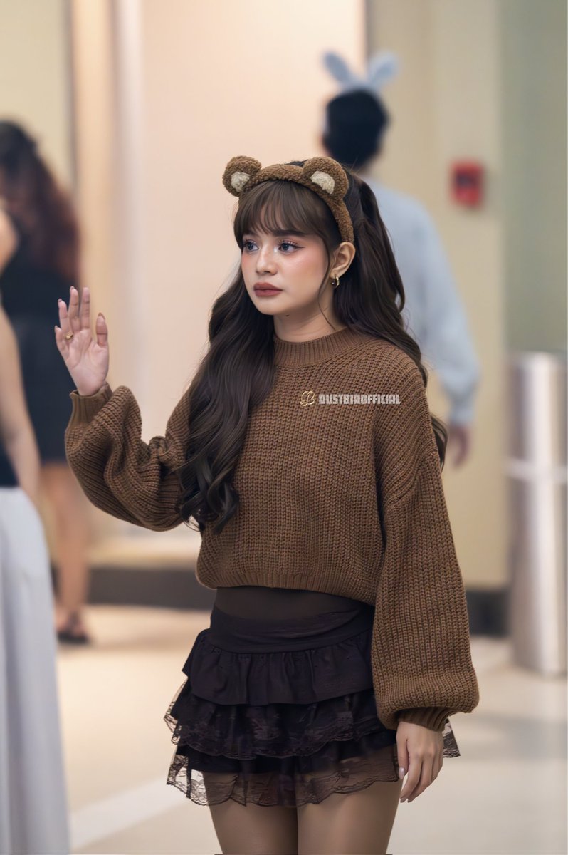 dusbiofc's tweet image. 𝐒𝐀𝐒𝐒𝐘 𝐉𝐄𝐑𝐑𝐘 𝐈𝐒 𝐀𝐓 𝐊𝐂𝐂 𝐆𝐄𝐍𝐒𝐀𝐍!

Cheffies from General Santos, are you ready? Our Sassy Unica Hija, 𝗕𝗶𝗮𝗻𝗰𝗮, will be at the 𝗞𝗖𝗖 𝗖𝗼𝗻𝘃𝗲𝗻𝘁𝗶𝗼𝗻 𝗮𝗻𝗱 𝗘𝘃𝗲𝗻𝘁𝘀 𝗖𝗲𝗻𝘁𝗲𝗿 with the other Kapamilya ex-housemates. Catch her pretty face and…