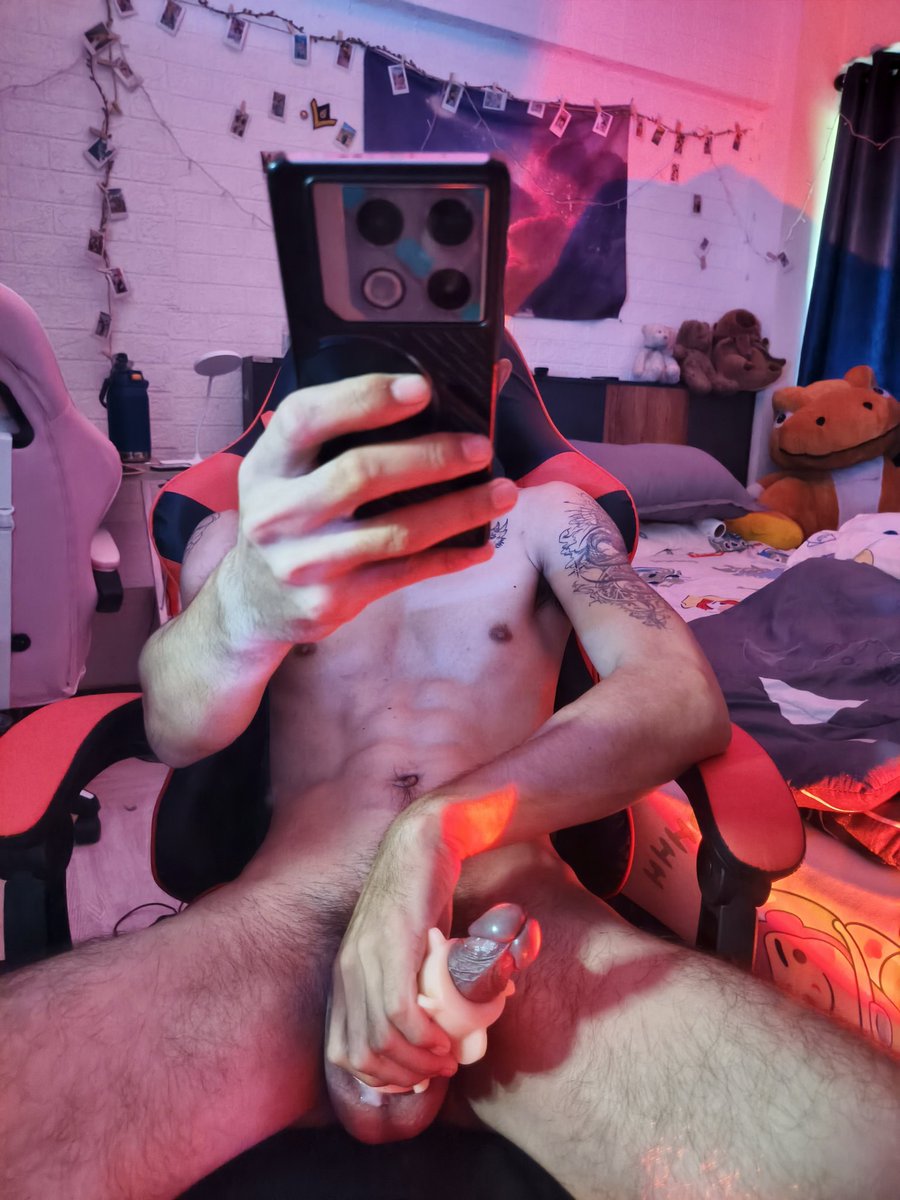 Top ที่แปลว่า รุก.. tweet media