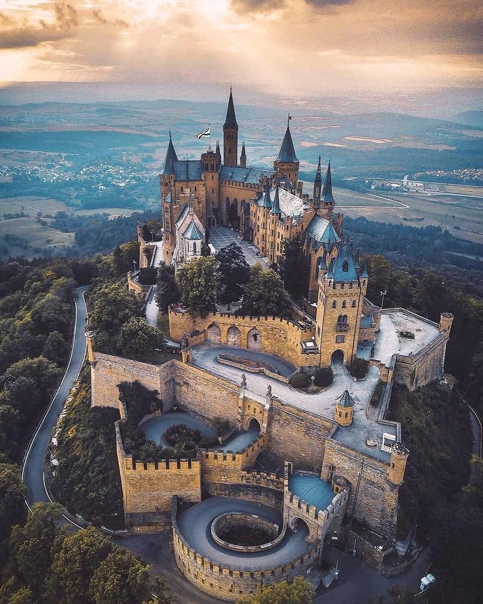 Exploring the majestic Hohenzollern Castle!