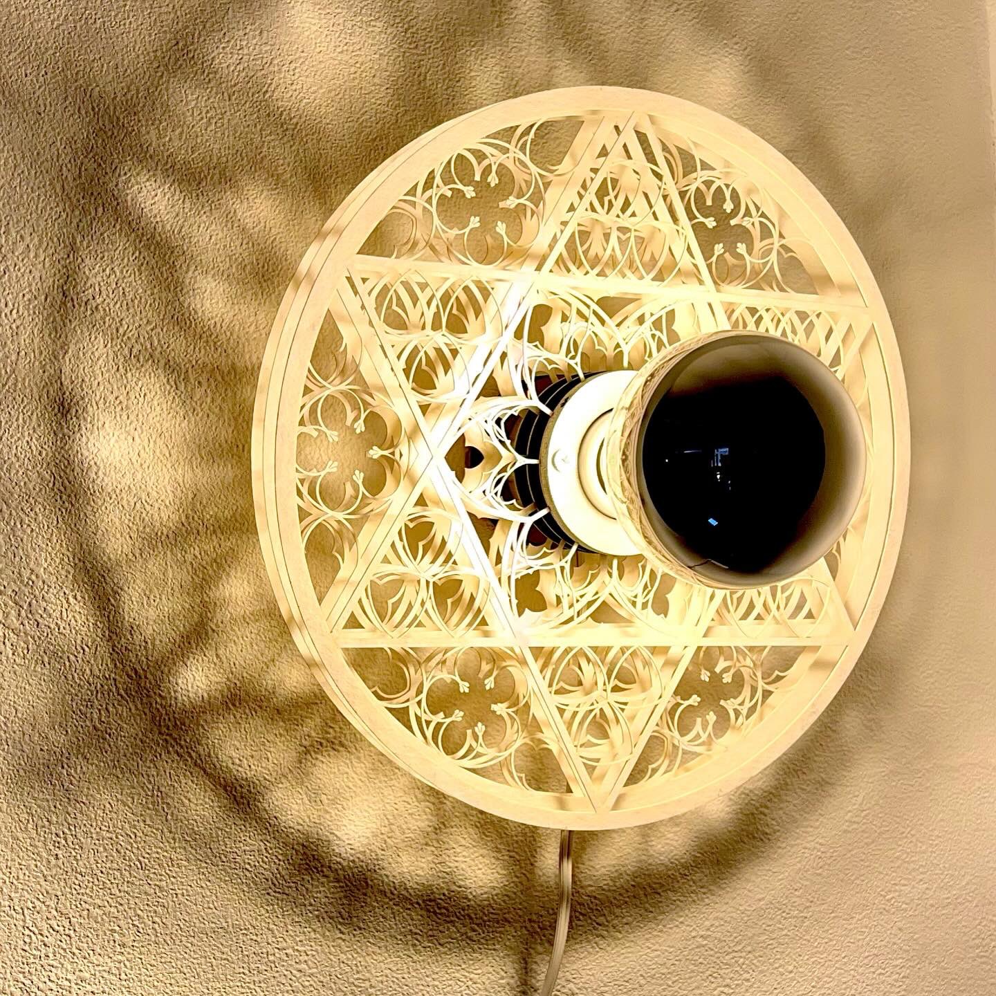 彫刻切り絵 立体の模様を作る 彫刻切り絵 | 輿石 孝志 |本 | 通販 | Amazon