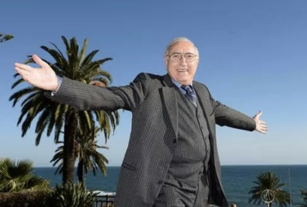 #DanielaFumarola: “Profonda commozione e cordoglio per la scomparsa di Pippo Baudo, un grandissimo uomo di spettacolo che ha segnato con la sua presenza televisiva un’epoca della storia del nostro Paese, sempre attento ai temi sociali, alla cultura musicale e alla valorizzazione