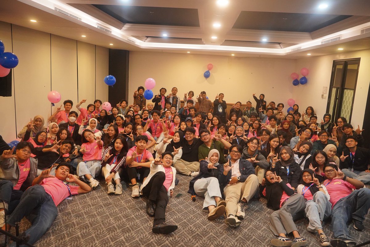 lfmitb's tweet photo. Halo, teman-teman! π§
Mengingat bahwa OSKM sudah tidak lama lagi, artinya Open House Unit juga udah depan mata π. So hereβs a thread on why you should join LFM ITB: https://t.co/9D7Wa9S4l5