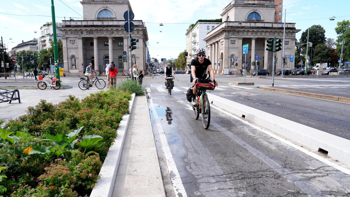 Aumentano le bici in corso Buenos Aires: sulla ciclabile in un mese oltre 117 mila passaggi milano.repubblica.it/cronaca/2025/0…