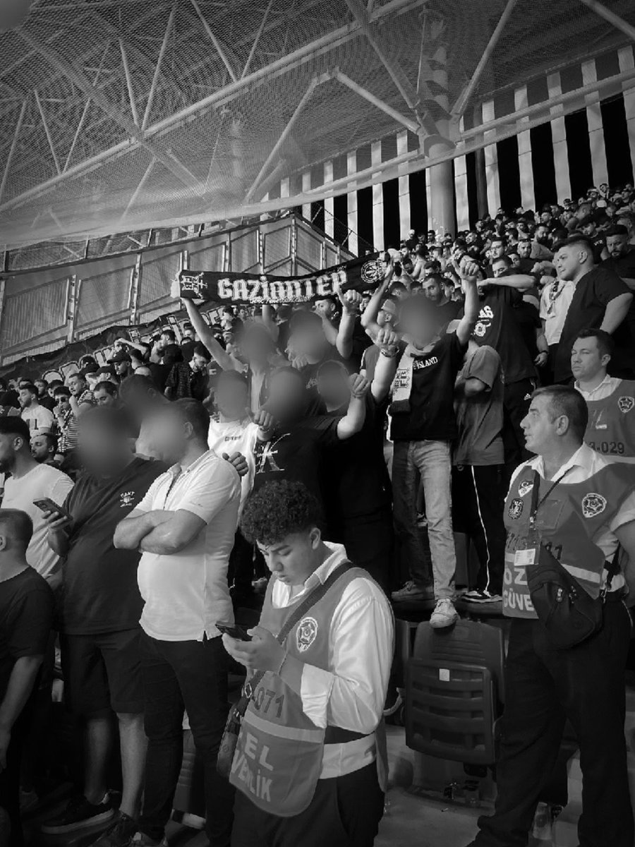 Uğruna gidilen yollar, çekilen cefalar sana feda olsun… @fenerbahce

📍 İZMİR