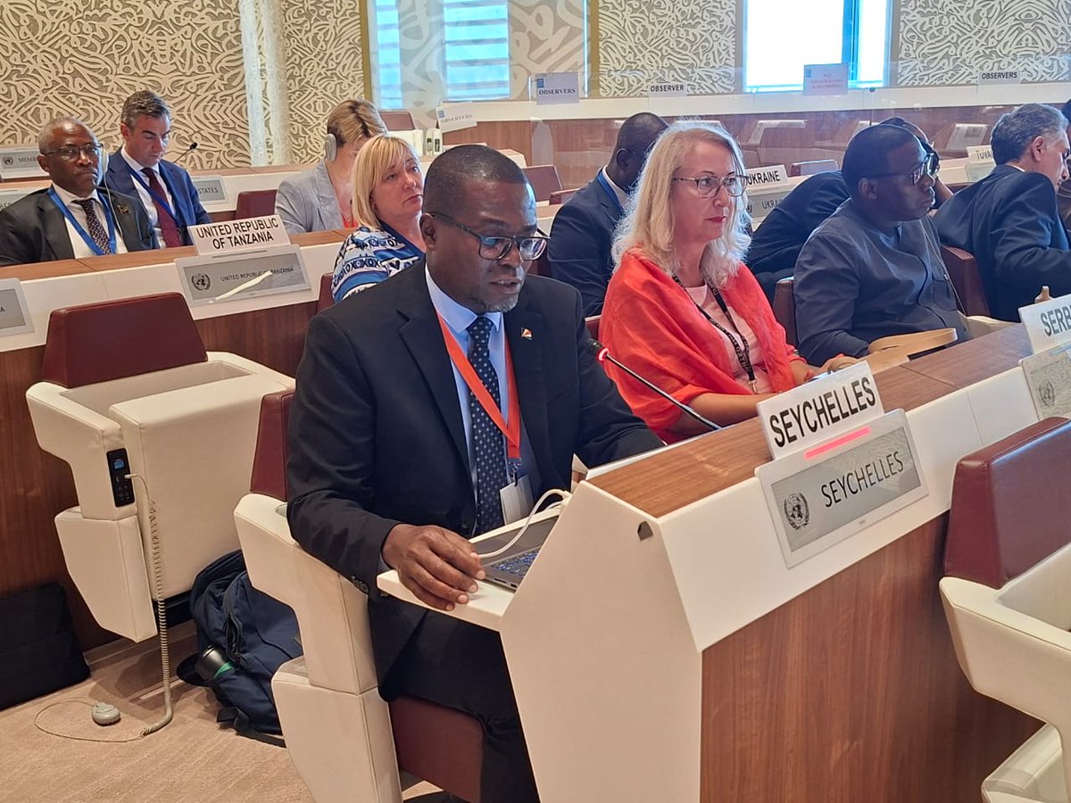 Seychelles joined UN talks in Geneva on a global plastics treaty. Despite no consensus, Seychelles &amp; SIDS pushed for a strong, binding deal to tackle production, pollution &amp; financing. Progress is slow—but urgency remains. 🌍♻️ #PlasticPollution #ClimateAction