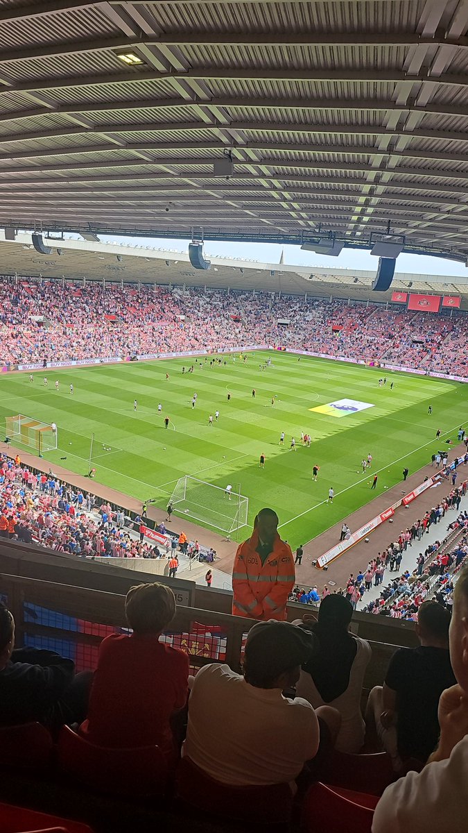 Long way up for that. Drive back always feels longer too. Complete collapse, midfield absolutely non existent for the third. Its grim viewing. #WestHamUnited