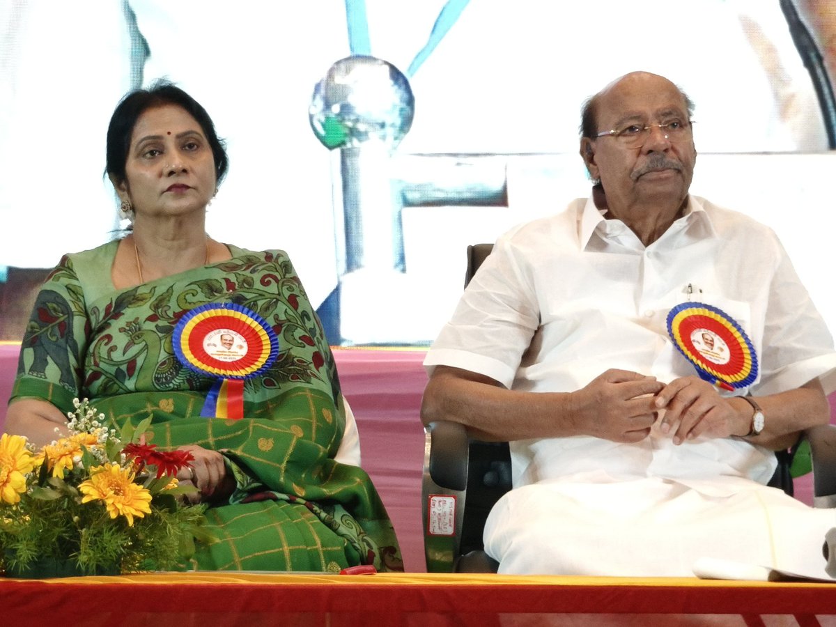 Bagalavan Perier B (@bagalavan_tnie) on Twitter photo #PMK founder #Ramadoss and his elder daughter Gandhimathi took part in the party's special general council meeting on Sunday.
<a href="/NewIndianXpress/">The New Indian Express</a>
<a href="/xpresstn/">TNIE Tamil Nadu</a> #PMK founder #Ramadoss and his elder daughter Gandhimathi took part in the party's special general council meeting on Sunday.
<a href="/NewIndianXpress/">The New Indian Express</a>
<a href="/xpresstn/">TNIE Tamil Nadu</a>