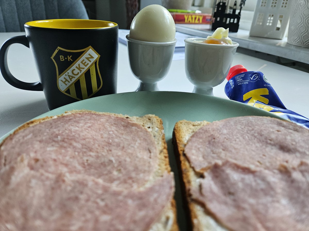 aljapaco's tweet photo. #matchdag ... snälla, snälla, snälla... kan vi få till spel som i förra matchen så vi slipper skämmas igen på måndag 🙌🐝 https://t.co/NbV7rkDbjK