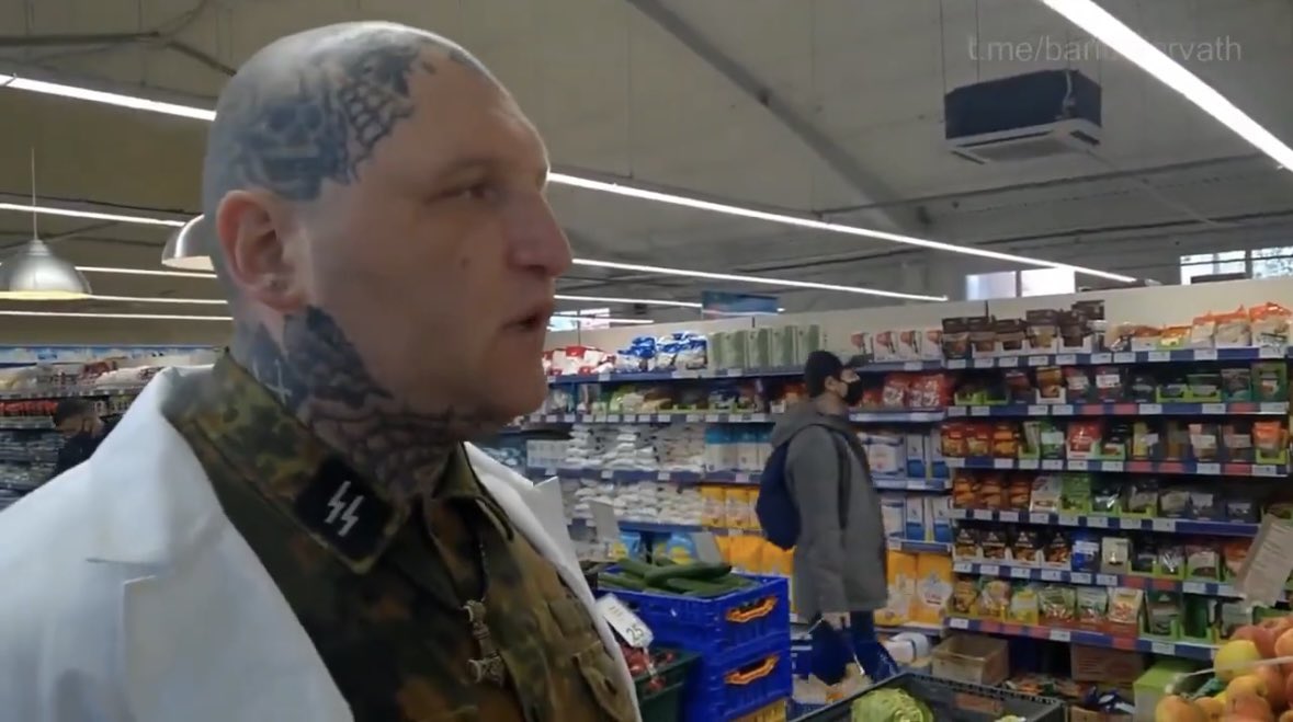 POV: Máma tě pošle s dědou do Lidlu.