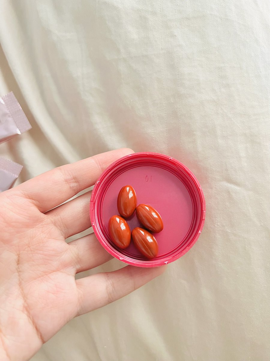 Thanks to this- my skin makin glowing lately. Less kusam also &amp; makin kurang naik jerawat. 

Tak sangka Astaxanthin works this good, I consume baru 3 weeks tau takkkk