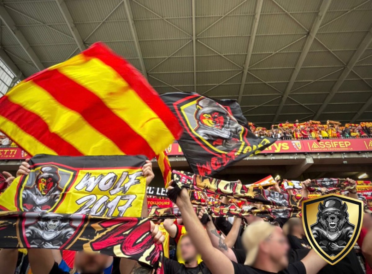 AssoWolf17's tweet photo. • LENS - LYON [ 0 - 1 ] LE 16/08/25 •
#RCLOL #FierDEtreLensois #WOLF17 https://t.co/OLWYVVBSuQ