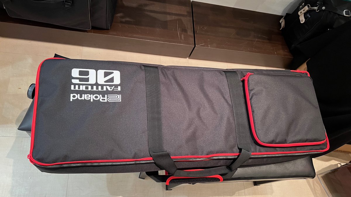sito1912's tweet photo. My new gear...
イケベ楽器で使わなくなったギター機材の買取査定が思いの外高かったので勢いでキーボード入門
#Roland #FANTOM06 https://t.co/DsknS4OSur