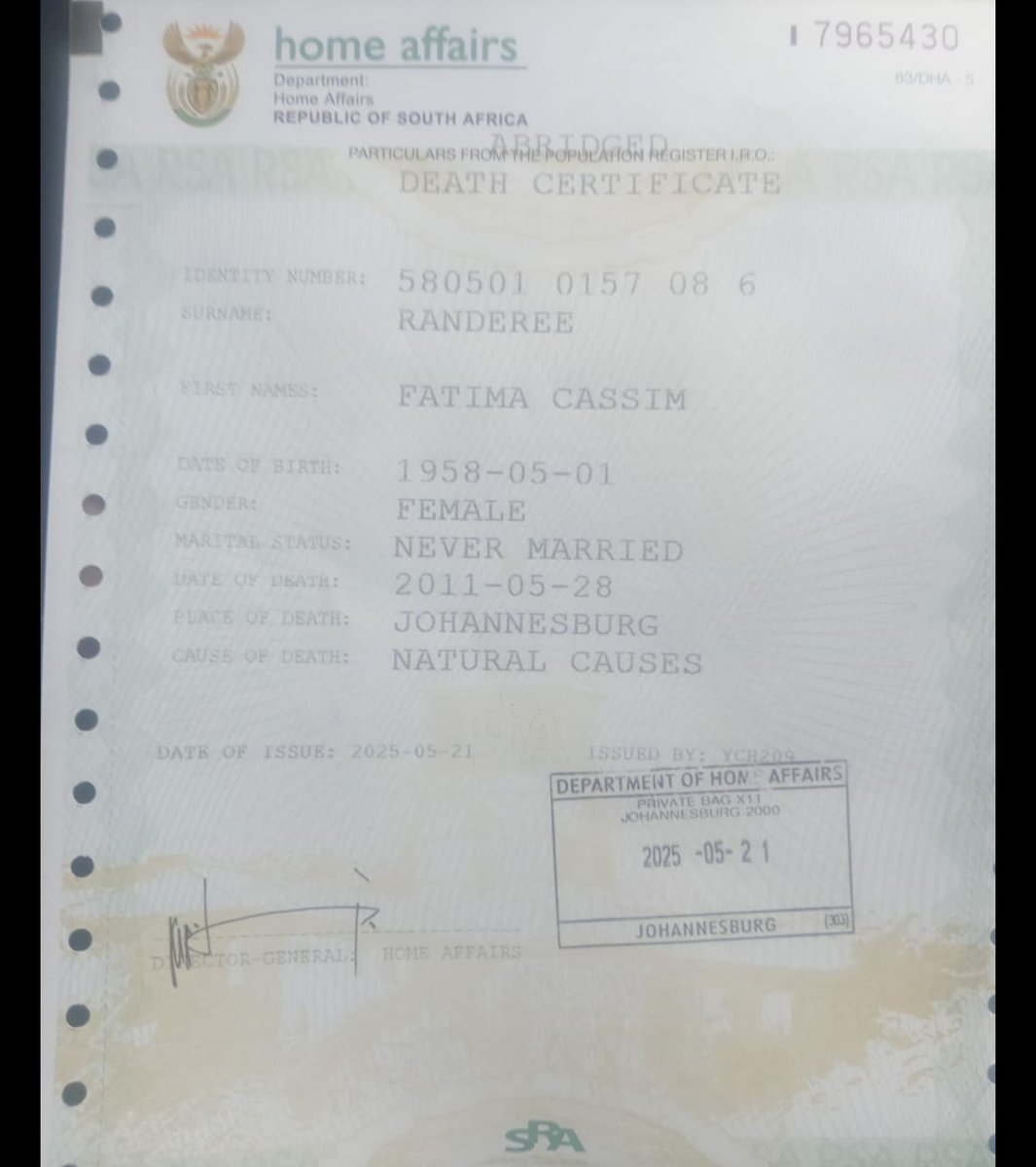 SaveS12943's tweet image. Breaking News:  Bribery and Corruption
How @HomeAffairsSA system has been manipulated! Ahmed received his birth certificate and ID (2015) after the death of his 'mom' whom died on 28 May 2011! Even his daddy got an ID now. Everything is 4sale...even the 'dead' getting sold 
😶