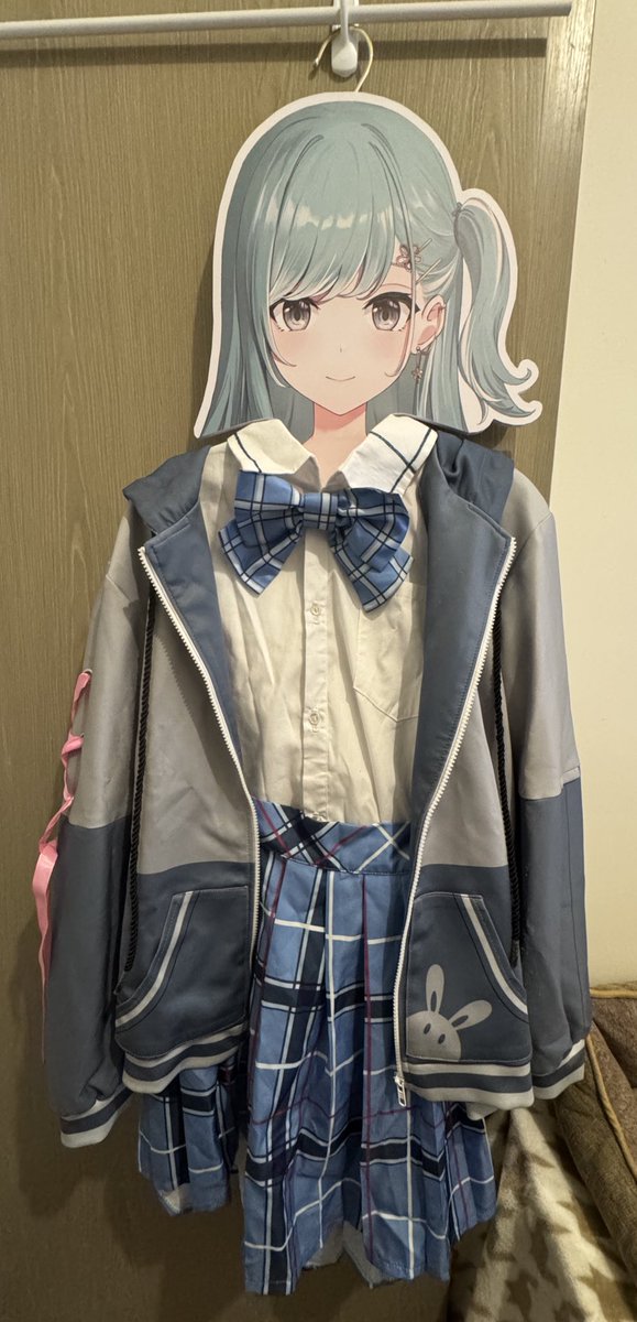 cos 服另一個用途（？
好似擺左個1:1立牌係屋企
但係冇腳🥲
#有色芝士