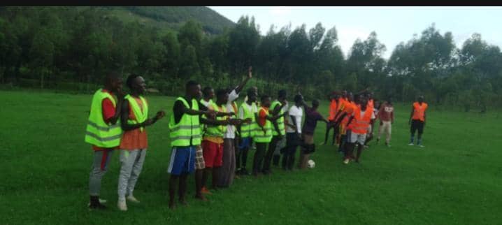 NYC RUHANGO District (@ruhangonyc) on Twitter photo Urubyiruko rwo mu Murenge wa Bweramana rwazindukiye muri siporo rusange  mu rwego rwo kugira ngo rugire ubuzima bwiza
✍️Siporo n'ubuzima. Urubyiruko rwo mu Murenge wa Bweramana rwazindukiye muri siporo rusange  mu rwego rwo kugira ngo rugire ubuzima bwiza
✍️Siporo n'ubuzima.