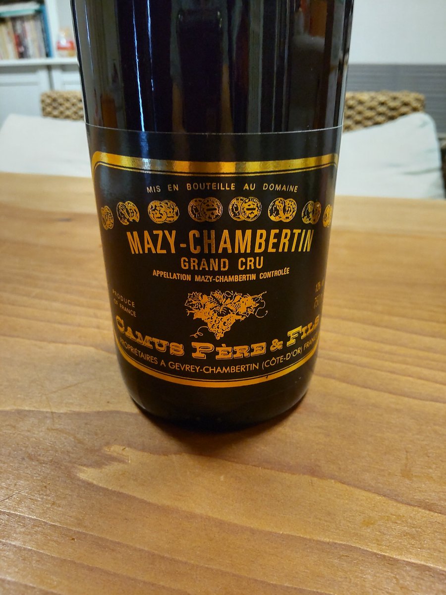 Robu62001's tweet photo. カミュ ペール エ フィス
本気 シャンベルタン 1999

早く飲まなきゃ〜♪(笑) https://t.co/A7LCDnISzE