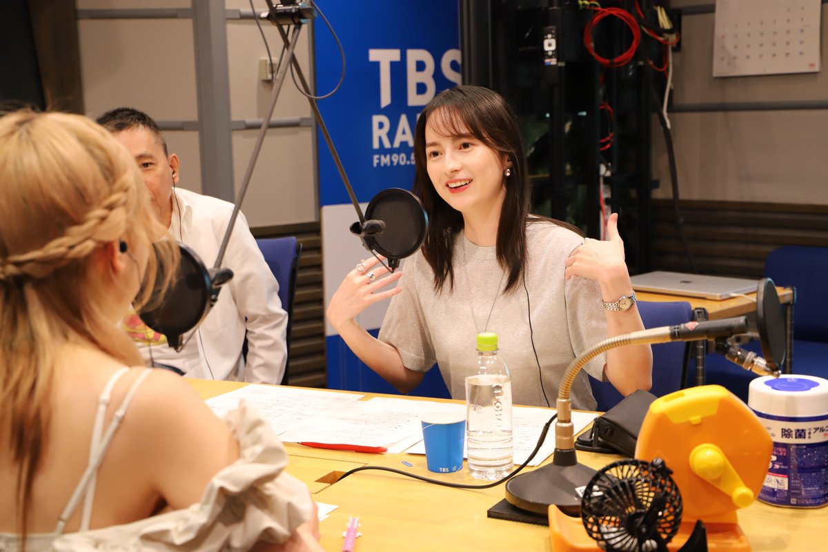 nichiyou905954's tweet image. 🪄#Dressing ちゃん登場🪄

#爆笑問題 の #日曜サンデー
#ns954

スタジオには８年ぶり🦄
#山本恵里伽アナウンサー  は
「エリックカーニバルね✨
　ありがとう💗ありがとう」

🐭Dressingちゃん流
　太田さん・田中さんの愛称は？🐭
radiko.jp/#!/ts/TBS/2025…
#TBSラジオ