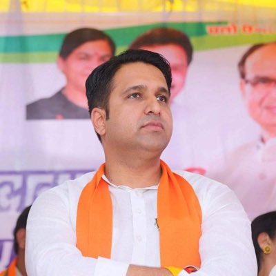 भारतीय जनता युवा मोर्चा की शान कुशल वक्त बड़े भैया <a href="/Rohit_Chahal/">ROHIT CHAHAL</a> जी को जन्मदिन की हार्दिक बधाई शुभकामनाए।
बाबा महाकाल का आशीर्वाद बना रहे ।
<a href="/BJYM/">BJYM</a> #rohitchahal #HappyBirthday #bjym