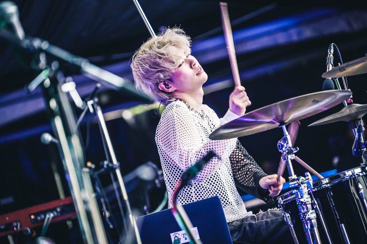 mashiro2003's tweet photo. «SUMMER SONIC 2025»

VEŁŁY史上初の夏フェス！
こんなにも楽しくて最高な舞台に立てたことが凄く光栄で誇りです！
ありがとうございました🙏

でも、スタート地点なんだよな！？😏
これからもっとでっかくなれるよう走り続けます！

Photo by @michiru_mr120

 #SUMMERSONIC  #VEŁŁY  #サマソニ https://t.co/Dl574n3WD2