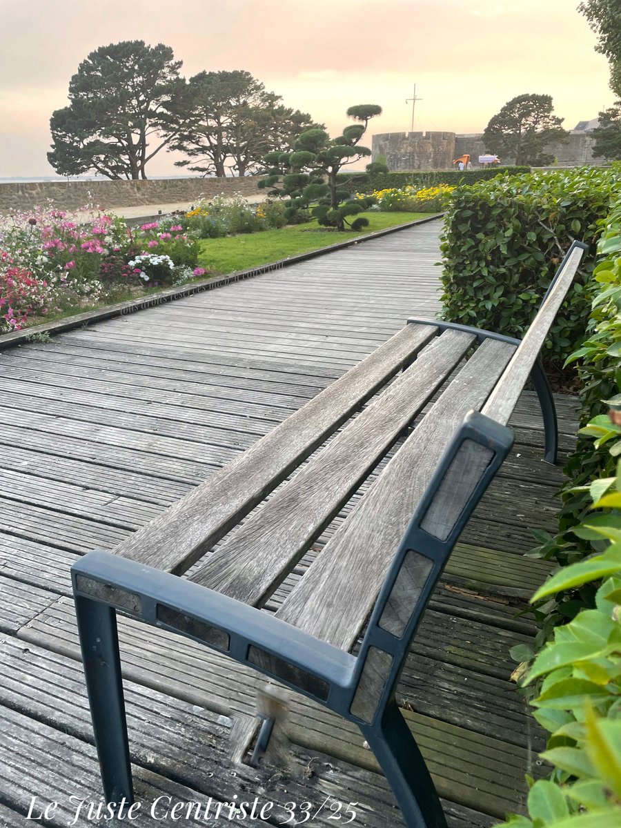 #SundayBench
#BancDominical 33/25
#SonntagsParkBank 
#Bretagne #Brest #Rade 
<a href="/MyFaveBench/">My Favourite Bench</a> <a href="/McDoucere/">Marie-Caroline Douceré</a> 
<a href="/jmlpyt/">jmlpyt photography</a> <a href="/MauriceMartin01/">Maurice Martin ♦️</a> <a href="/Atachene/">Anne Tachene 🐝</a> <a href="/PuthonM/">Michel PUTHON</a> <a href="/so_tourisme/">So_Tourisme 🌐🇨🇵🇪🇺</a> <a href="/philippepoustis/">Philippe Poustis 🇺🇦🇦🇲</a> <a href="/Pauline_Nollet/">Pauline N 🇺🇦🎗🇮🇱</a> <a href="/experienceloire/">Loire Valley</a> <a href="/cocolongan/">cocolongan</a> <a href="/VeroBucaille/">Véronique Bucaille</a> <a href="/OlivierMARX75/">Olivier Marx Opticien</a> <a href="/CarolineDuc75/">Caroline Duc</a> <a href="/MartineCONORD/">Martine CONORD</a>