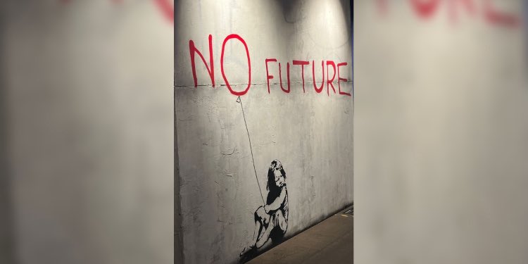 Şube üyemiz Av. Meryem Ağar, son süreçte Türkiye’de çocuk adalet sistemi üzerine yürütülen tartışmalara ilişkin Asosyoloji Dergi’ye değerlendirmelerde bulundu:

“Sistem içinde ezilen, kaybolan, yara alan, suça sürüklenen çocuğu suçlamak; sistemi ayakta tutan devleti sorumlu