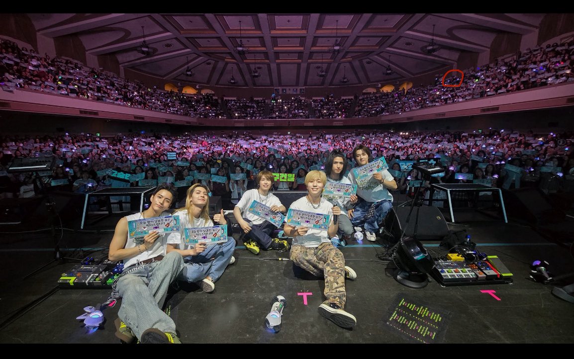 Junhanthoughts's tweet photo. Oh hey there’s me # broke #dailydeathday but for my aura https://t.co/rOrCAA1y1G