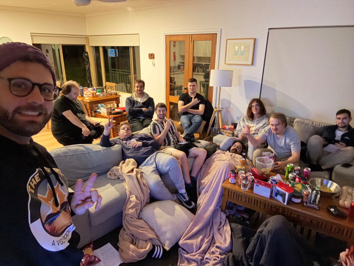 4am #PokemonWorlds viewing party 🍿🥱🍻 #PlayPokemon #pokemonworlds2025