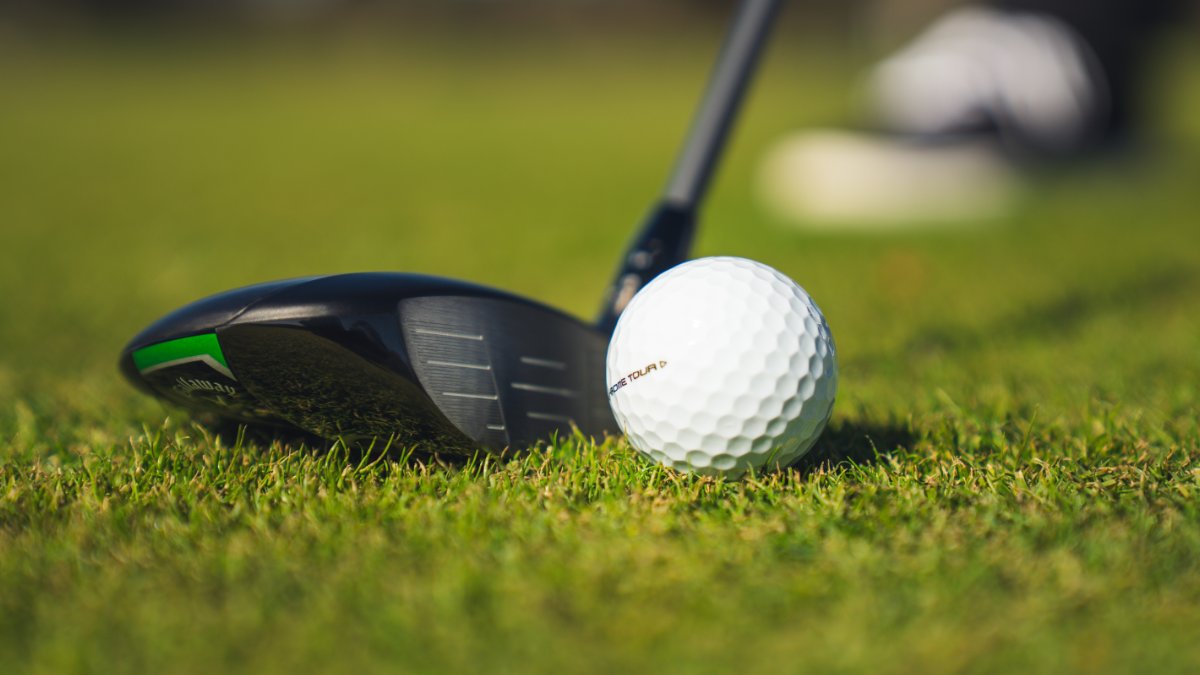 240 yards out on a Par-5...

Are you grabbing the 3-wood and going for it, or laying up smart? 🤔

#Callaway | #BishopsStortfordProShop