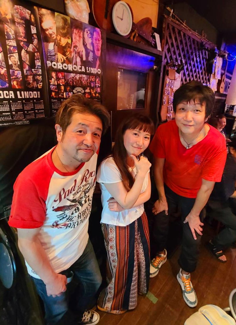 ゴーゴー木村君(vo.g)と高橋つねそん(b)との、昨夜のぺけひゃく倶楽部でのライブ。
メンバーとお客さんとずっと笑っていて、めちゃめちゃ良い夜でした。
また次回が楽しみ！