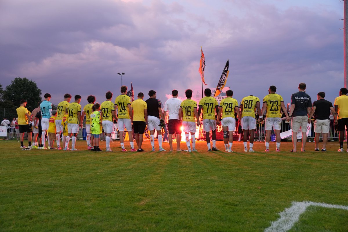 Aus der Ferne mitleiden, wie der FC Schaffhausen gegen den FC Härkingen in die Verlängerung musste und da mit 2-3 gewann. Der Ausgleich gegen die Mannschaft aus der 2. Inter (5. Div) wurde erst in der 90+1. Minute erzielt. Naja, im Cup zählt nur das Weiterkommen.

📸 <a href="/ondivade/">OnDivade🇨🇭🇺🇦</a>
