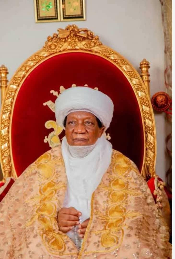 Title: Emir of Zuru dies at 81

The Kebbi State government has announced the death of the emir of #Zuru, Major General Muhammad Sani Sami the second

The Monarch died  after a brief illness in a London hospital at the age of 81.

He left behind four wives and seven children.