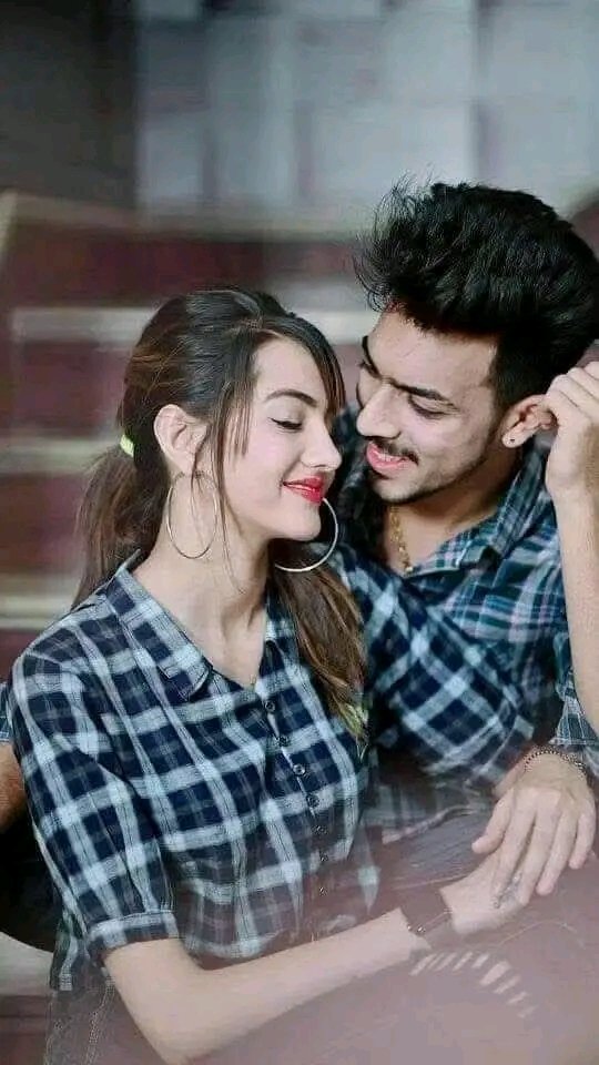 गुनाह किये होते, तो मांफ भी हो जाते 
ख़ता तो मुझसे ये हुई,कि उनसे इश्क़ हो गया....!!!!
💕