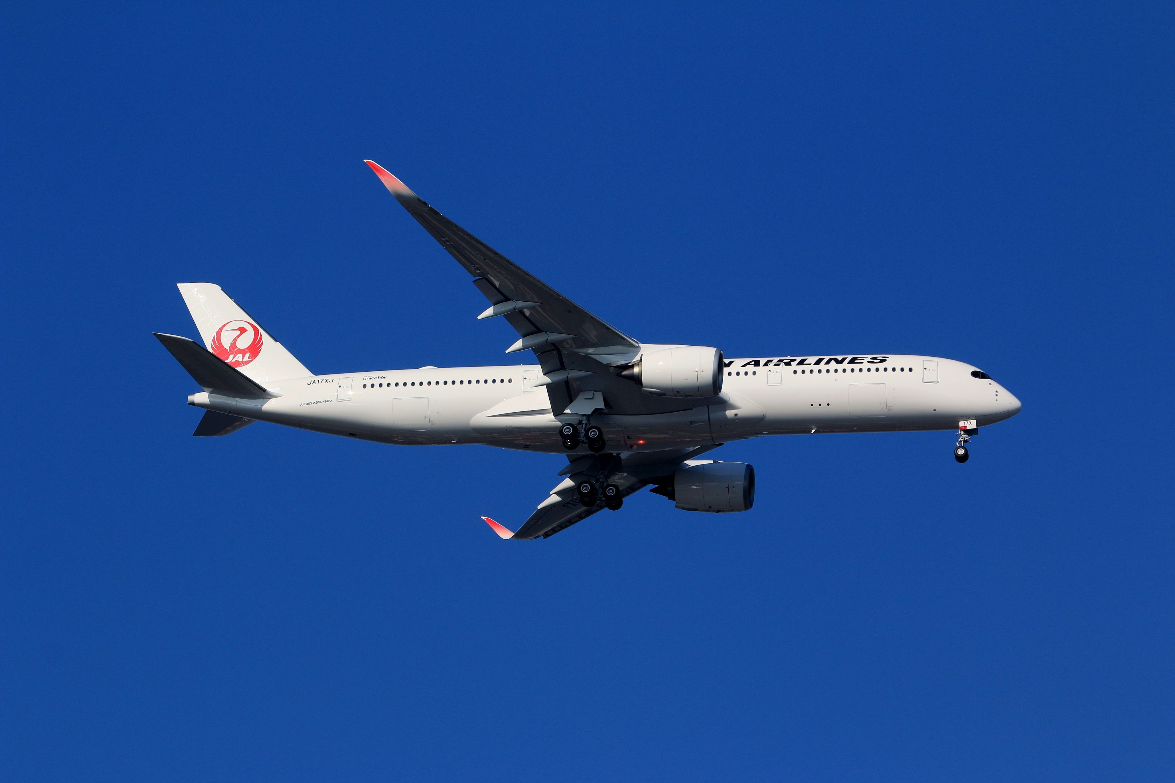 Kei-Eです☺︎ 検R3年11月末迄有り。スズキKei 4WD ATです。誰か無料で貰って