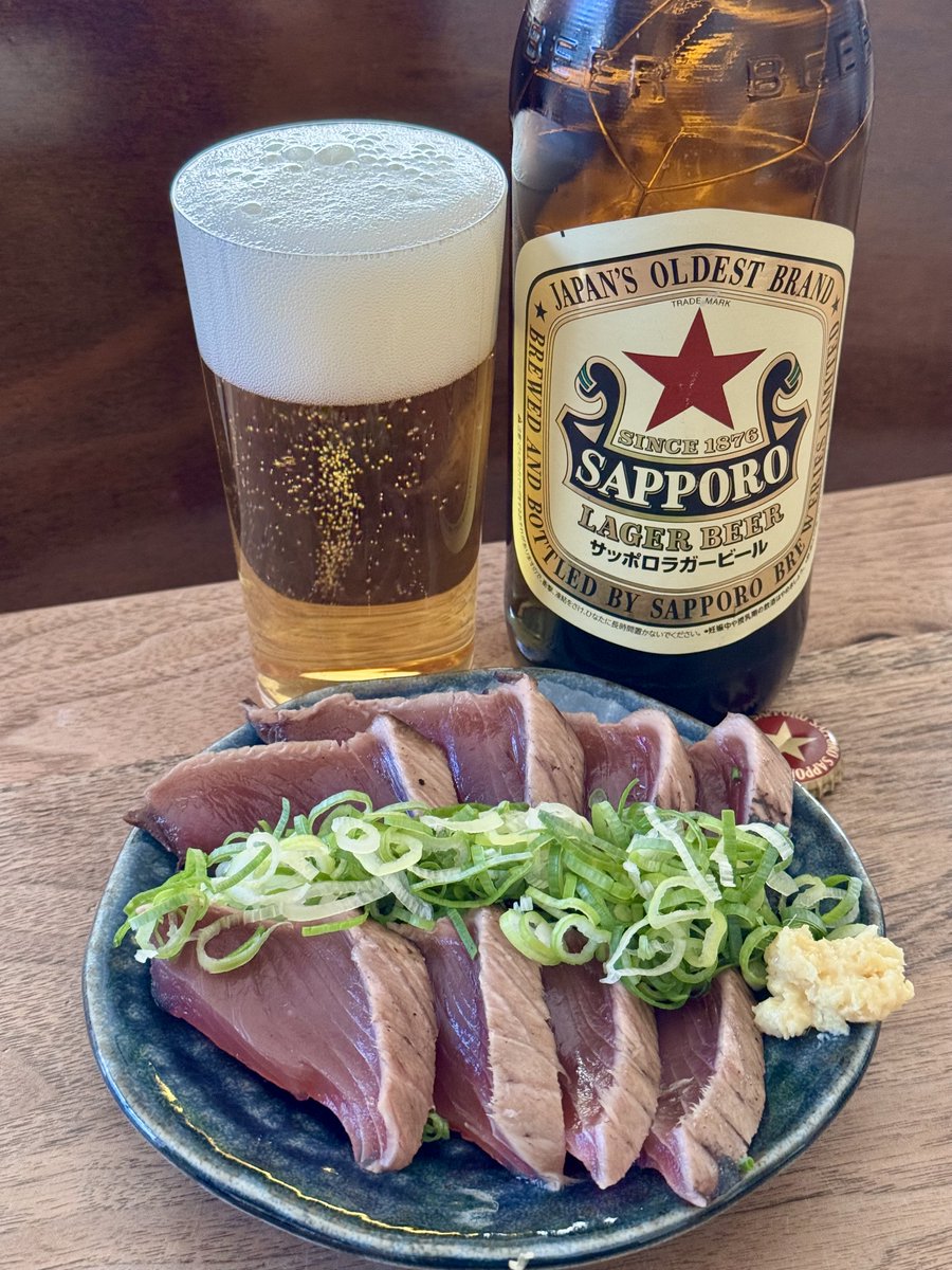 peliyayaya's tweet photo. 赤星にカツオのたたきで乾杯〜🍻✨ https://t.co/0Joh6vbf6E