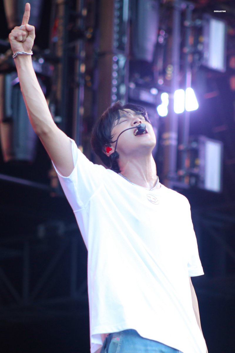 𝙀𝙑𝙀𝙍𝙇𝘼𝙎𝙏𝙄𝙉𝙂. tweet media