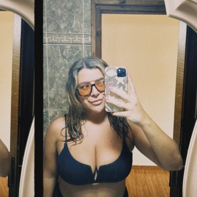 CHELSEA 💖 tweet media