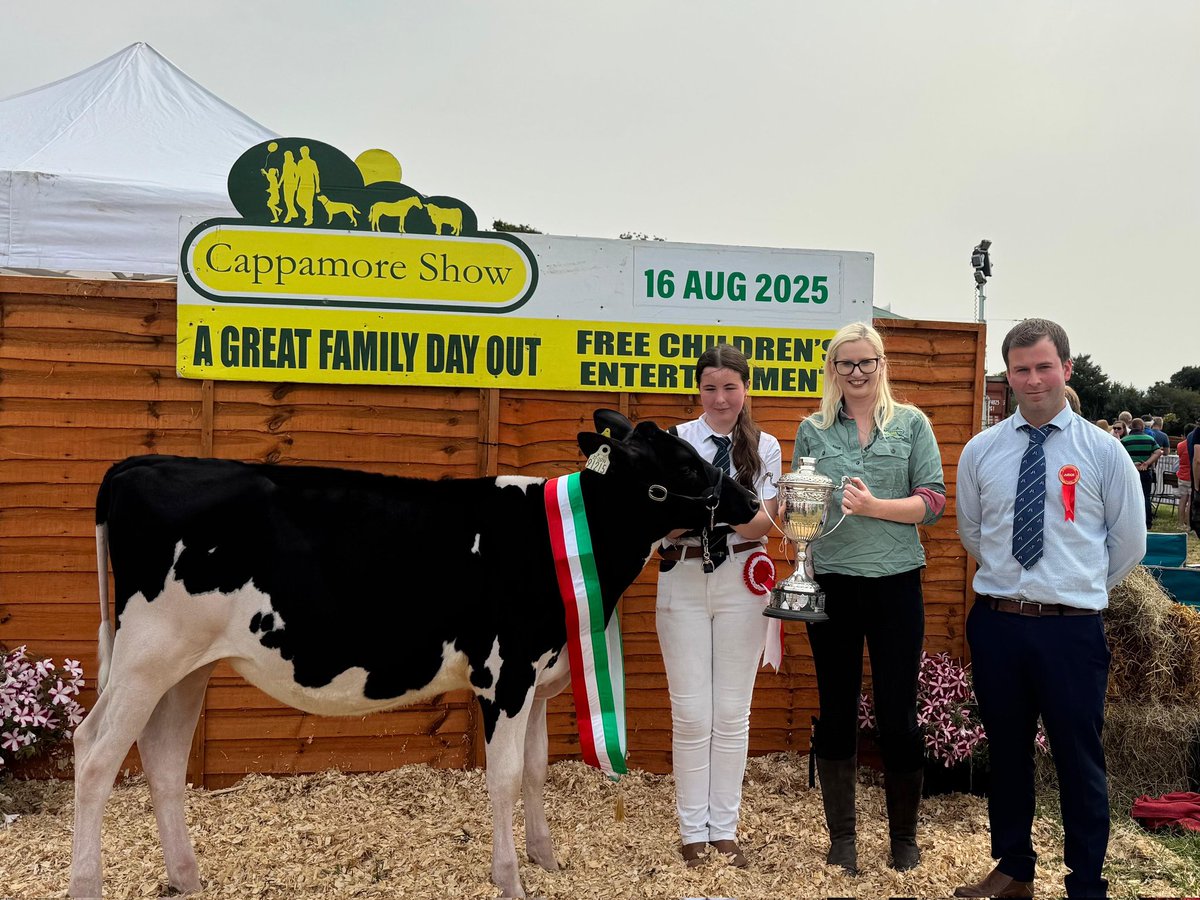 Limerick IFA County Chair Louise Crowley presenting the <a href="/IFAmedia/">Irish Farmers' Association</a> sponsored Class 2 Fresian Cup <a href="/CappamoreS/">Cappamore Show</a> yesterday. Limerick IFA will also have a stand at Limerick Show next weekend so be sure to call in!