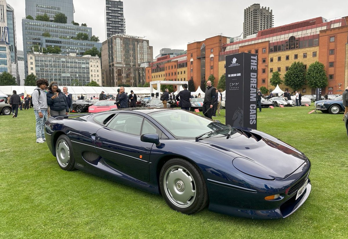 The svelte Jaguar XJ220 has all three Jaguar attributes: grace, space and pace.

#carblog #carblogger #jaguar