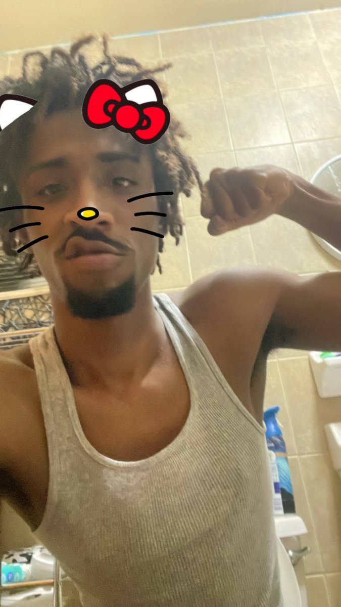 freebandocho's tweet photo. I’m takin a shit for u baby I know u like scat https://t.co/hEKJGnYEJK