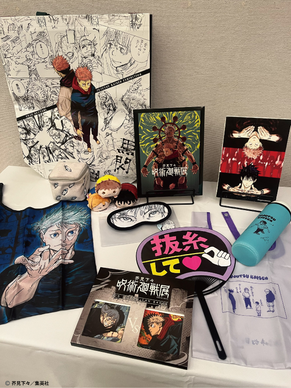 ／
福岡会場でも公式グッズが盛りだくさん！
＼

実際に会場で販売しているグッズをいくつか公開👀
いずれも原作イラストならではのクオリティです！
ぜひ会場でお求めください🛍️

グッズの詳細はこちら↓
jujutsuten.com/goods/

#呪術廻戦 #呪術廻戦展