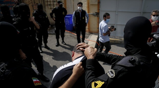 IranObserver0's tweet image. ⚡️BREAKING 

Iran arrested an entire sect of Christian Evangelists

This evangelical sect regularly visited the Turkish city of Izmir to meet with American pastor Brian Adams

He brainwashed them to put Israel ahead of Iran and carry out sabotage