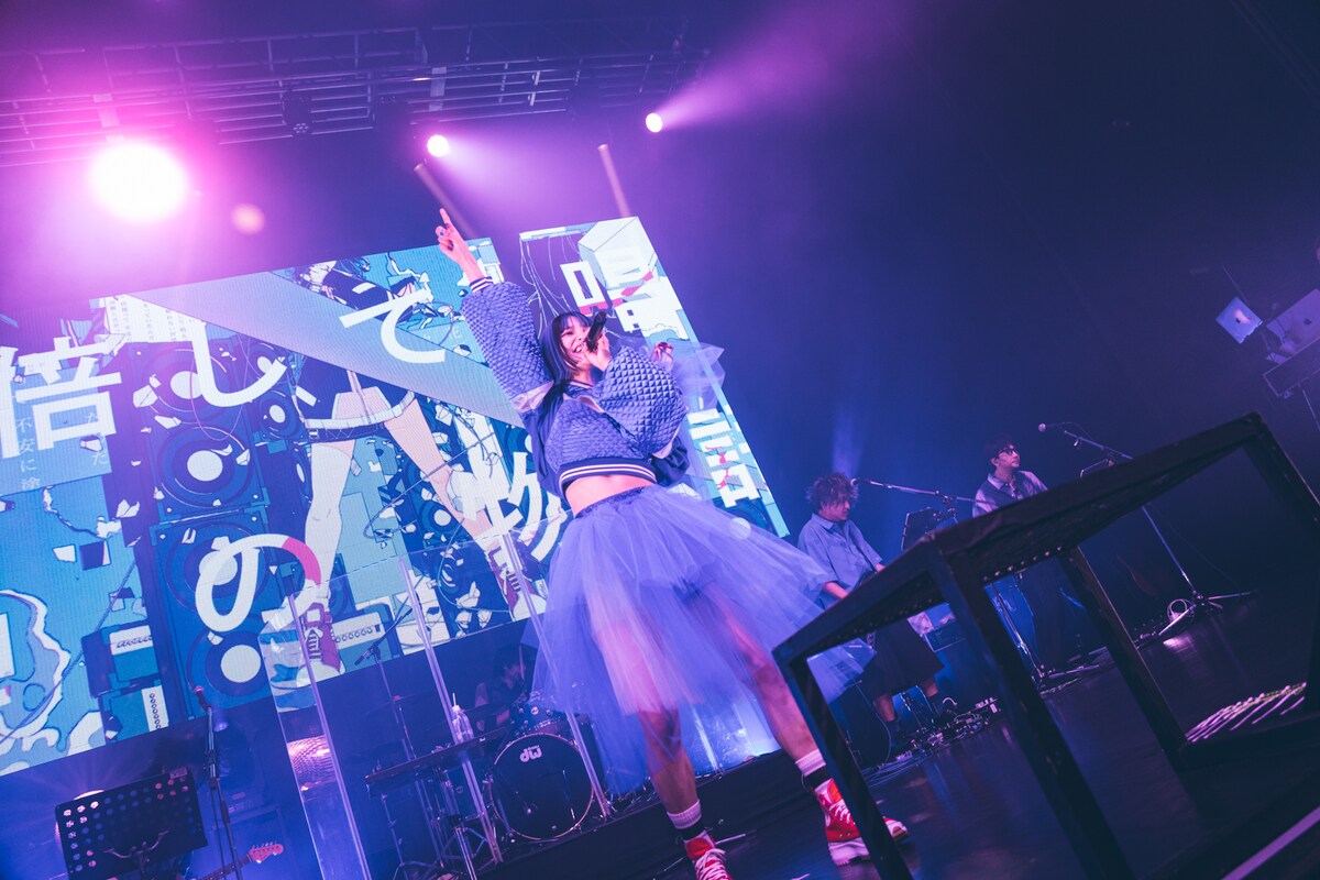 natalie_mu's tweet photo. 【ライブレポート】
三月のパンタシア
活動10周年記念ライブでたどった、
“多彩透明なブルー”の軌跡🟦
https://t.co/3vKCmbQEpT

「これからも青春の風景の中を、
光りながら走り続けていきたい」

#三月のパンタシア #多彩透明なブルーだった https://t.co/H7XHXA8gXE