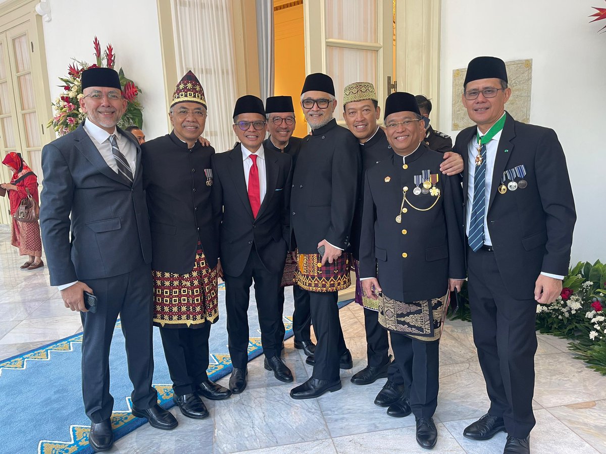 Happy Independence day Indonesia. Merdeka! Merdeka! Merdeka! Hopefully we would never cease to love and do anything for you, Indonesia!