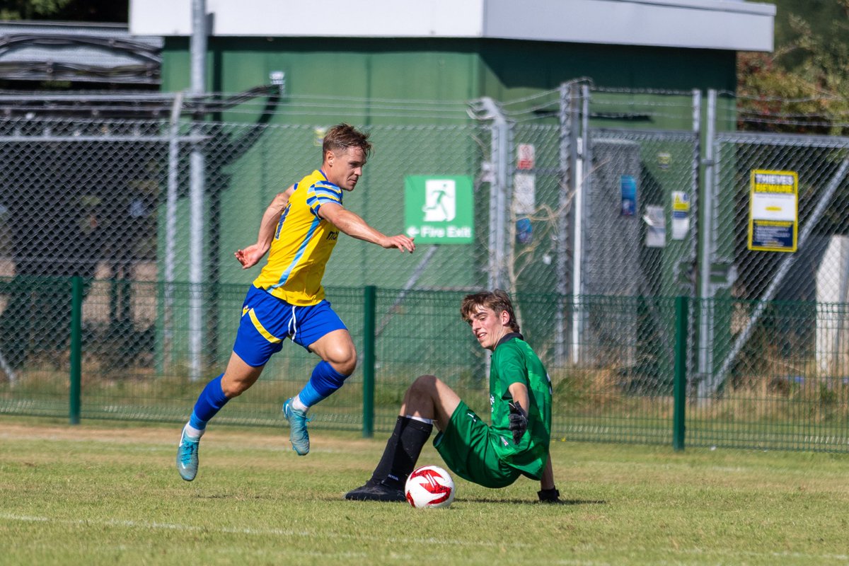 𝕄𝕒𝕥𝕔𝕙 ℙ𝕙𝕠𝕥𝕠𝕤

Bungay Town (H)

📸 Courtesy of <a href="/canaryralph/">Jon</a> 

#UTP💛💙
