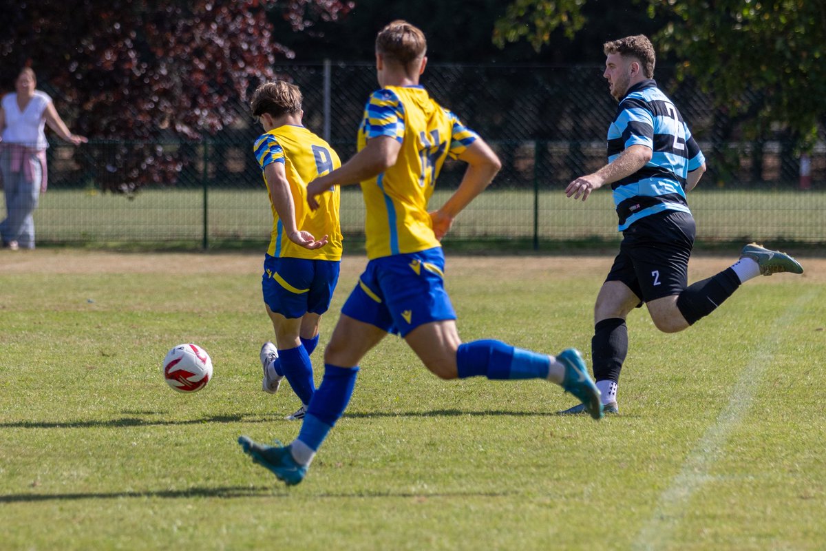 NorwichUnitedFC's tweet photo. 𝕄𝕒𝕥𝕔𝕙 ℙ𝕙𝕠𝕥𝕠𝕤

Bungay Town (H)

📸 Courtesy of @canaryralph 

#UTP💛💙 https://t.co/SPZYnMJXWf