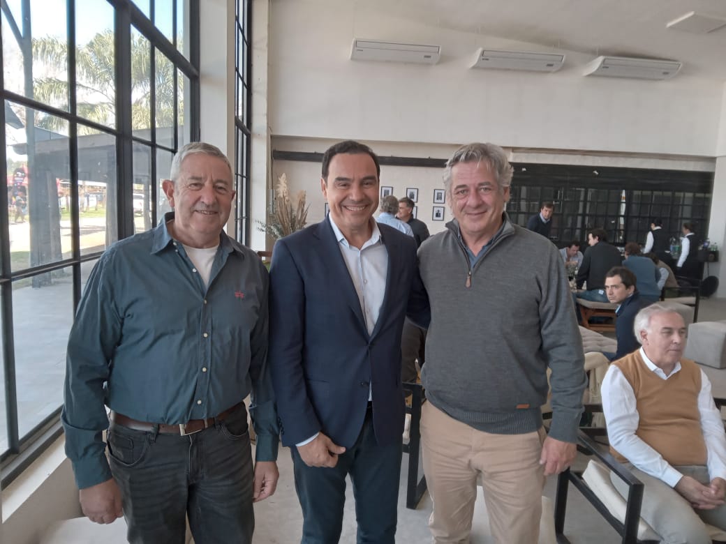 valoragroads's tweet photo. Política y Campo en la 89 Exposición Rural de Corrientes @gustavovaldesok @juliocobos @NicolasPinoSRA charlaron en almuerzo oficial https://t.co/ryATVbtGOi