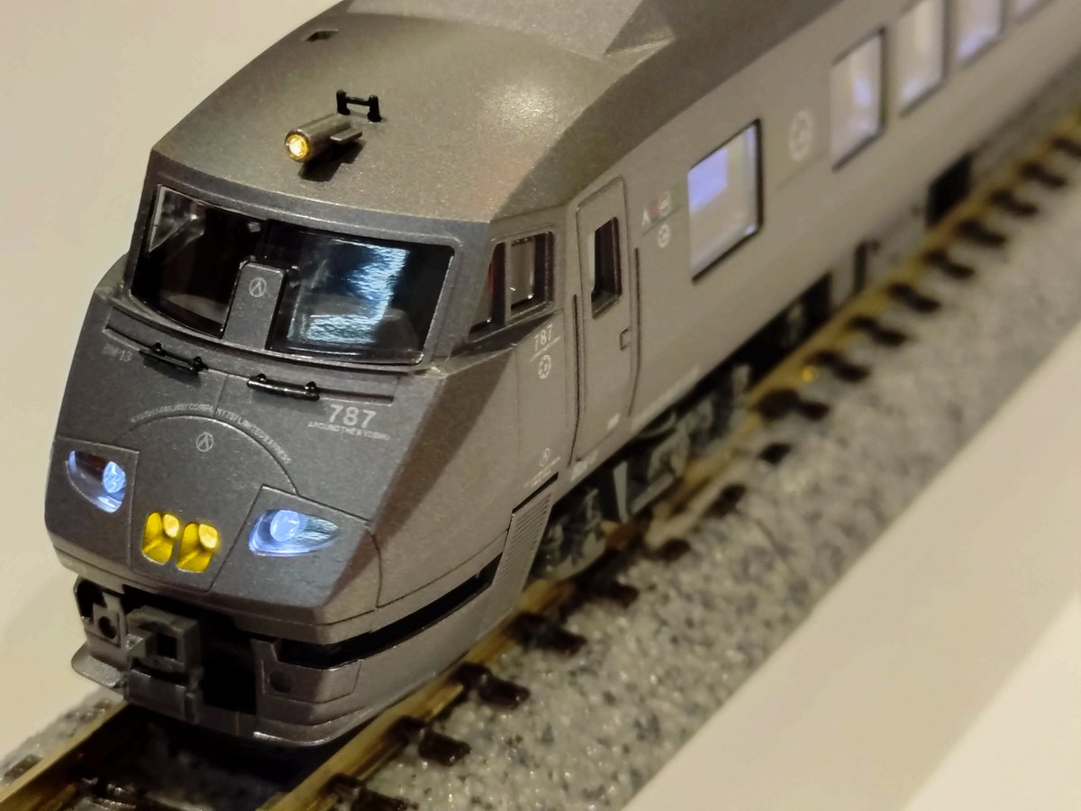現在の787系】 787系「リレーかもめ」8両セット特製品￥38,830 九州
