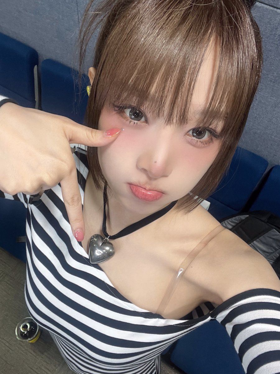 [📸YENA PIC]

25.08.17 #인기가요

알차게 달려온 3주! 한 편의 뮤지컬 같은 착젤싫🪽부터 
옛 42월드 감성을 제대로 말아준 너아돼💋까지! 

막방까지 든든한 지원군으로 서주신 미료 선배님과,
사랑을 보내준 지구미가 있어 행복한 활동이었습니다🥹

💛 최예나 지구미 앞으로도 행복하자! 💛 🪽