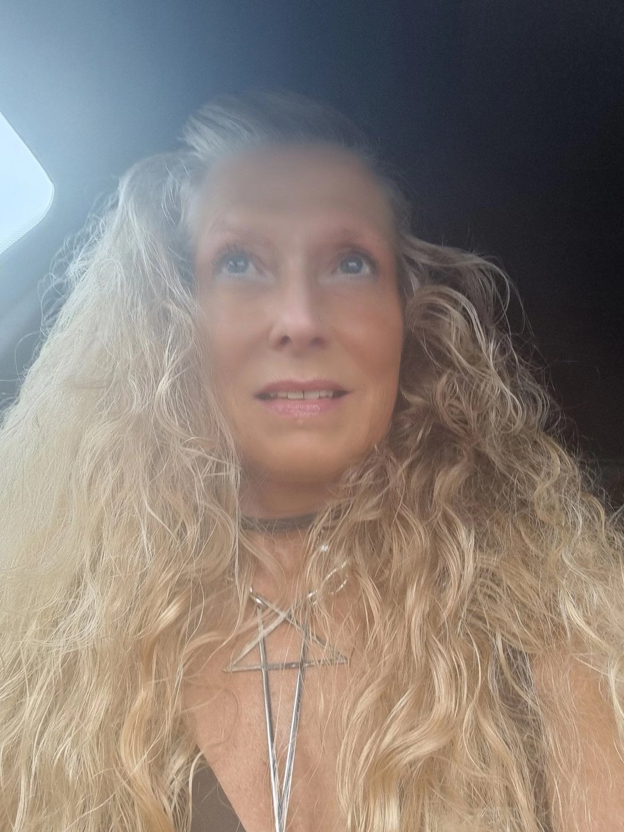 Claudia_Zahn's tweet photo. Tell me you're metal af without telling me you're metal af.
Let's go!
The Pretty Reckless & AC/DC in Karlsruhe #MetalAF #TPR #ACDC #Karlsruhe https://t.co/eGOHHPokBF