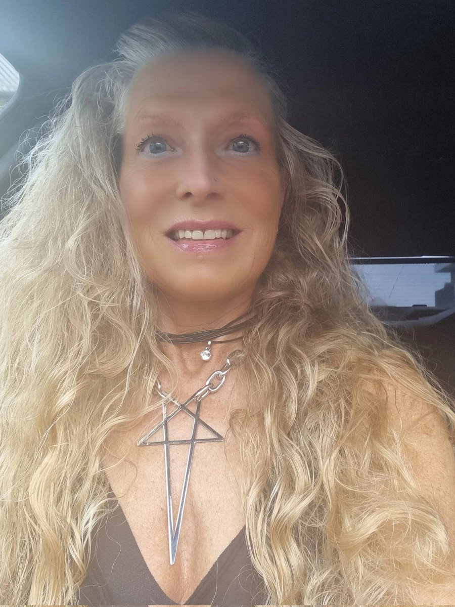 Claudia_Zahn's tweet photo. Tell me you're metal af without telling me you're metal af.
Let's go!
The Pretty Reckless & AC/DC in Karlsruhe #MetalAF #TPR #ACDC #Karlsruhe https://t.co/eGOHHPokBF